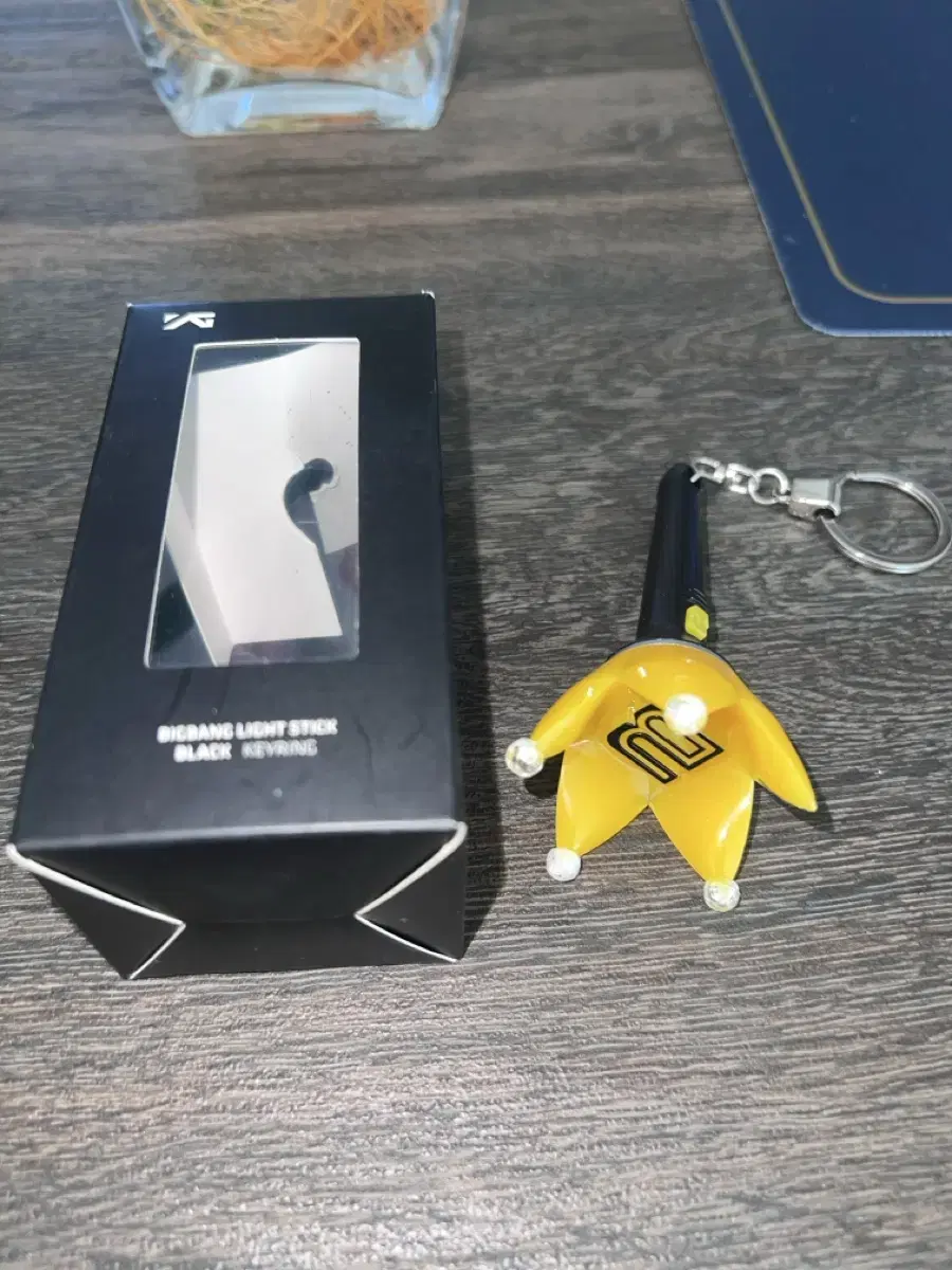 アイドル BIGBANG LIGHT STICK BLACK&WHITE KEYRING Shop 뱅봉키링 on Bunjang Global Site - No more Korean account!
